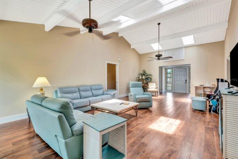 House in Sarasota, Florida 4 bedrooms, 188.68 sq.m. № 2216278 - photo 9