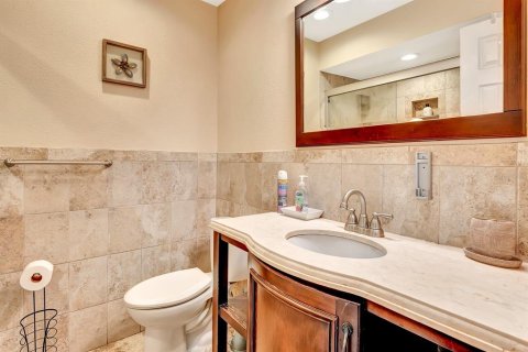 House in Sarasota, Florida 4 bedrooms, 188.68 sq.m. № 2216278 - photo 27