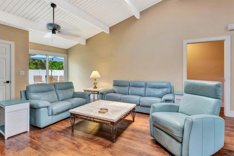 House in Sarasota, Florida 4 bedrooms, 188.68 sq.m. № 2216278 - photo 7