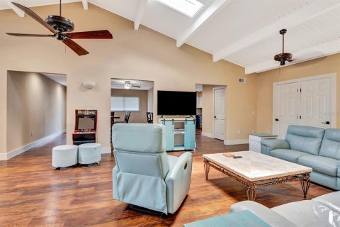 House in Sarasota, Florida 4 bedrooms, 188.68 sq.m. № 2216278 - photo 11