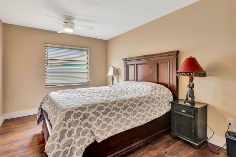 House in Sarasota, Florida 4 bedrooms, 188.68 sq.m. № 2216278 - photo 29
