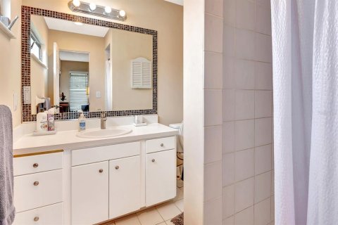 House in Sarasota, Florida 4 bedrooms, 188.68 sq.m. № 2216278 - photo 25