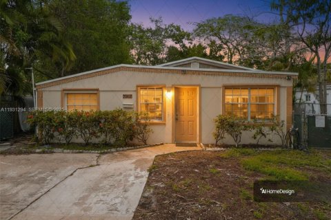 Villa ou maison à vendre à North Miami Beach, Floride: 3 chambres, 116.5 m2 № 1989974 - photo 2