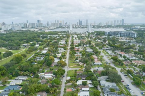 Villa ou maison à vendre à North Miami Beach, Floride: 3 chambres, 116.5 m2 № 1989974 - photo 6