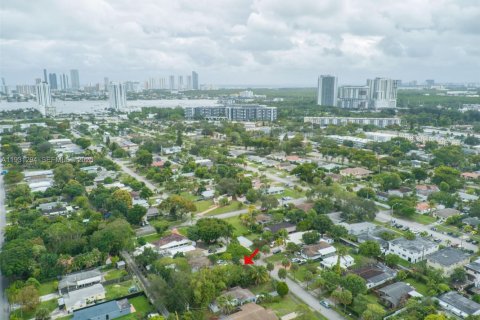 Villa ou maison à vendre à North Miami Beach, Floride: 3 chambres, 116.5 m2 № 1989974 - photo 8