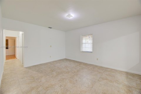Villa ou maison à vendre à North Miami Beach, Floride: 3 chambres, 116.5 m2 № 1989974 - photo 15