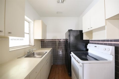 Villa ou maison à vendre à North Miami Beach, Floride: 3 chambres, 116.5 m2 № 1989974 - photo 20