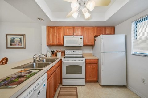 Condo in Punta Gorda, Florida, 2 bedrooms  № 1631509 - photo 8