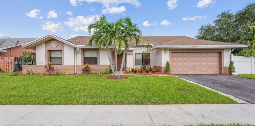 Villa ou maison à Miramar, Floride 4 chambres, 204.11 m2 № 1955560