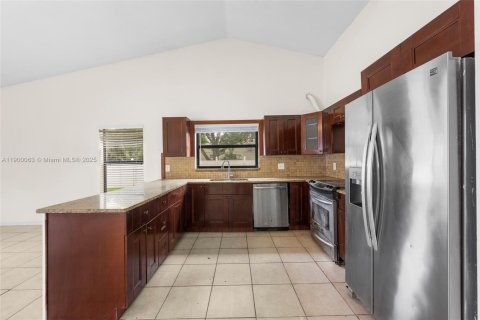 Villa ou maison à vendre à Miramar, Floride: 4 chambres, 204.11 m2 № 1955560 - photo 7