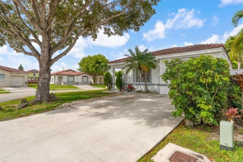 Купить виллу или дом в Майами, Флорида 3 спальни, 106.28м2, № 2063205 - фото 2