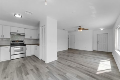 Купить виллу или дом в Майами, Флорида 3 спальни, 106.28м2, № 2063205 - фото 6