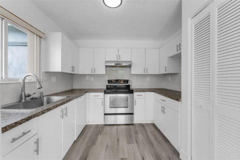 Купить виллу или дом в Майами, Флорида 3 спальни, 106.28м2, № 2063205 - фото 7