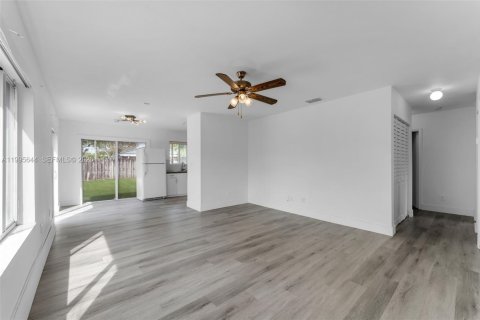 Купить виллу или дом в Майами, Флорида 3 спальни, 106.28м2, № 2063205 - фото 4