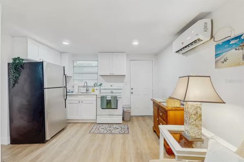 Снять в аренду квартиру в Тампа, Флорида 2 комнаты, 37.16м2, № 2096260 - фото 6