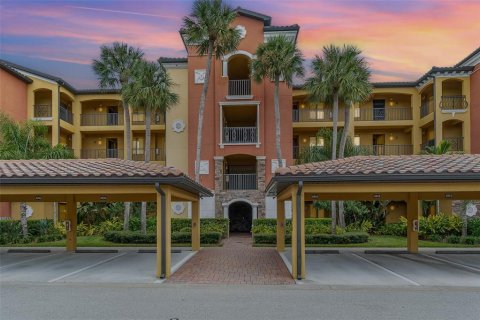 Condo in Naples, Florida, 2 bedrooms  № 1347332 - photo 1