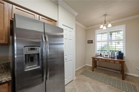 Condo in Naples, Florida, 2 bedrooms  № 1347332 - photo 12