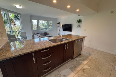 Condo in Aventura, Florida, 2 bedrooms  № 2041929 - photo 2