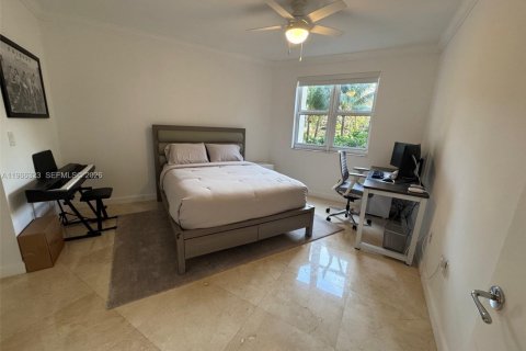 Condo in Aventura, Florida, 2 bedrooms  № 2041929 - photo 13
