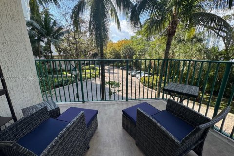 Condo in Aventura, Florida, 2 bedrooms  № 2041929 - photo 19