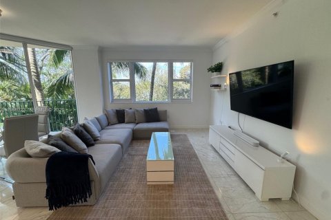 Condo in Aventura, Florida, 2 bedrooms  № 2041929 - photo 15