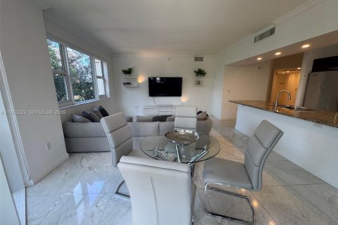 Condo in Aventura, Florida, 2 bedrooms  № 2041929 - photo 18