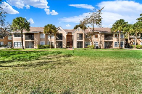 Купить кондоминиум в Майами, Флорида 1 спальня, 54.44м2, № 2041550 - фото 20