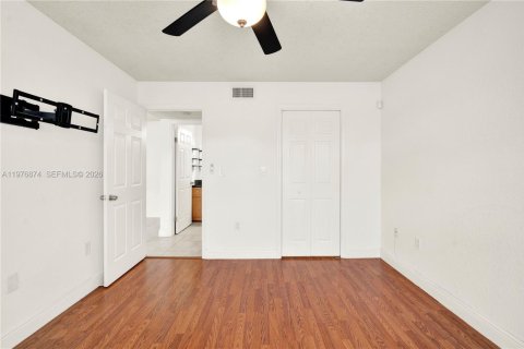 Купить кондоминиум в Майами, Флорида 1 спальня, 54.44м2, № 2041550 - фото 14