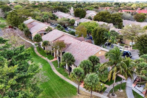 Купить кондоминиум в Майами, Флорида 1 спальня, 54.44м2, № 2041550 - фото 26