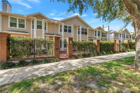 Touwnhouse à vendre à Saint Petersburg, Floride: 3 chambres, 150.97 m2 № 2399208 - photo 4