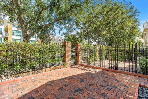 Touwnhouse à vendre à Saint Petersburg, Floride: 3 chambres, 150.97 m2 № 2399208 - photo 6