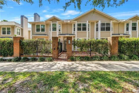 Touwnhouse à Saint Petersburg, Floride 3 chambres, 150.97 m2 № 2399208