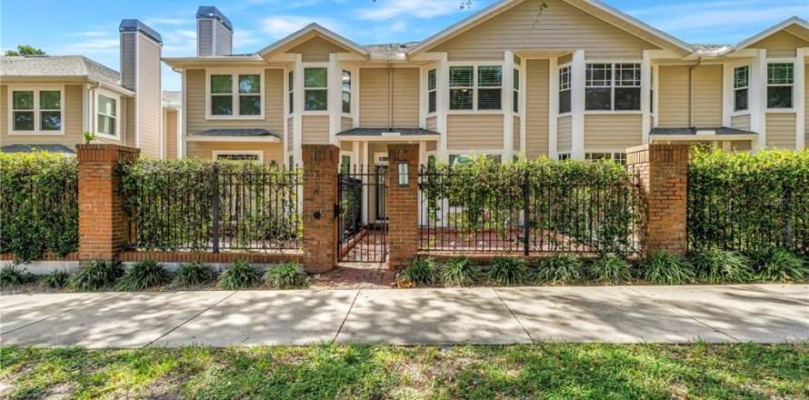 Touwnhouse à Saint Petersburg, Floride 3 chambres, 150.97 m2 № 2399208