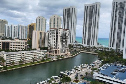Copropriété à vendre à Sunny Isles Beach, Floride: 1 chambre, 70.79 m2 № 1969077 - photo 1