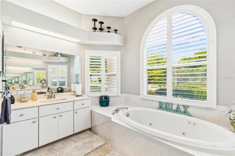 Villa ou maison à vendre à Odessa, Floride: 3 chambres, 240.52 m2 № 2149459 - photo 16