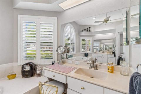 Villa ou maison à vendre à Odessa, Floride: 3 chambres, 240.52 m2 № 2149459 - photo 17