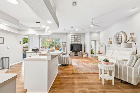 Villa ou maison à vendre à Odessa, Floride: 3 chambres, 240.52 m2 № 2149459 - photo 8