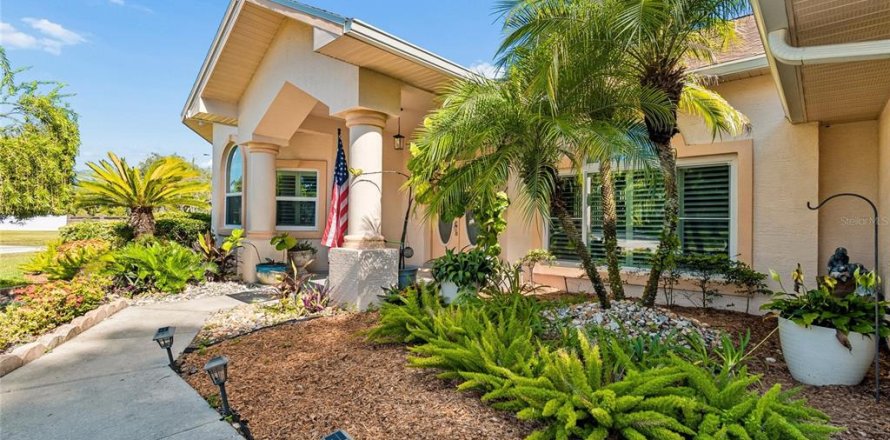 Villa ou maison à Odessa, Floride 3 chambres, 240.52 m2 № 2149459