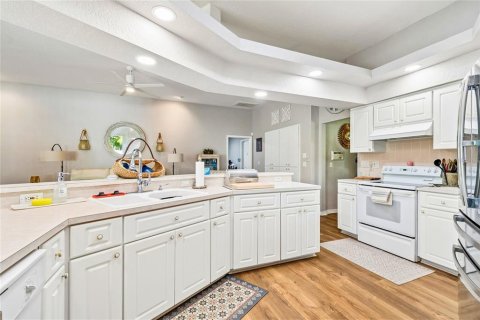 Villa ou maison à vendre à Odessa, Floride: 3 chambres, 240.52 m2 № 2149459 - photo 14
