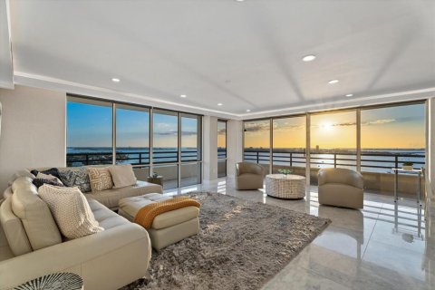 Condo in Sarasota, Florida, 2 bedrooms № 2435065 - photo 4