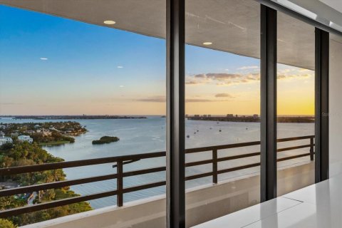 Condo in Sarasota, Florida, 2 bedrooms № 2435065 - photo 23