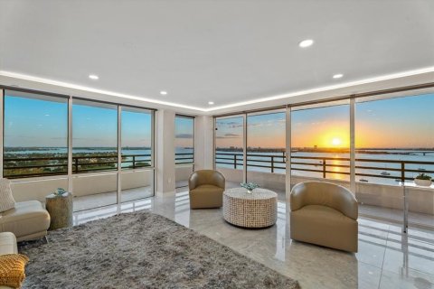 Condo in Sarasota, Florida, 2 bedrooms № 2435065 - photo 22