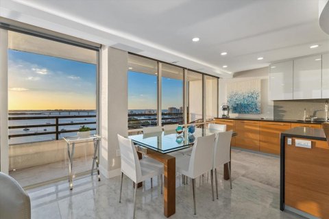 Condo in Sarasota, Florida, 2 bedrooms № 2435065 - photo 14