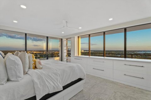 Condo in Sarasota, Florida, 2 bedrooms № 2435065 - photo 28