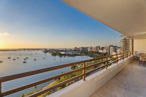 Condo in Sarasota, Florida, 2 bedrooms № 2435065 - photo 24