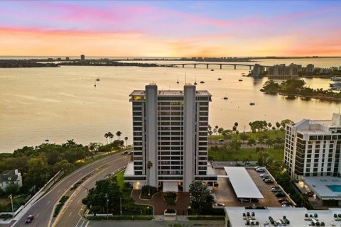 Condo in Sarasota, Florida, 2 bedrooms № 2435065 - photo 12