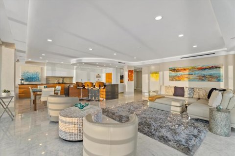 Condo in Sarasota, Florida, 2 bedrooms № 2435065 - photo 6