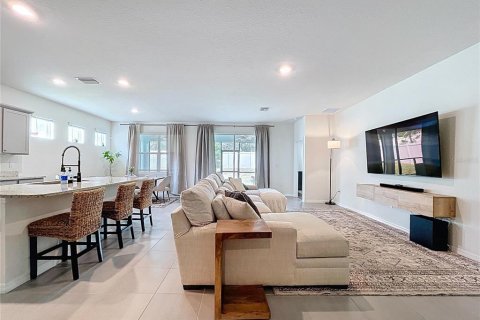 Casa en venta en Zephyrhills, Florida, 4 dormitorios, 190.26 m2 № 1819355 - foto 13