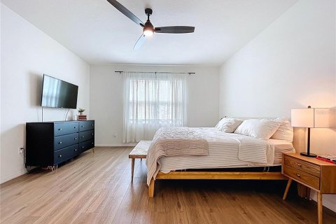 Casa en venta en Zephyrhills, Florida, 4 dormitorios, 190.26 m2 № 1819355 - foto 17