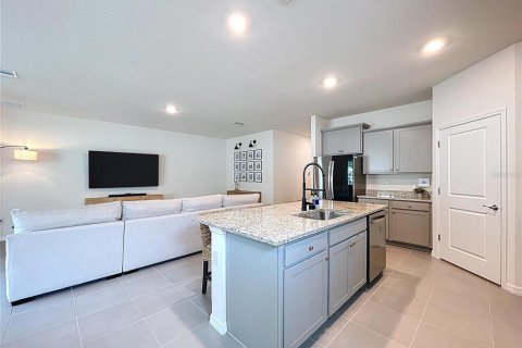 Casa en venta en Zephyrhills, Florida, 4 dormitorios, 190.26 m2 № 1819355 - foto 9